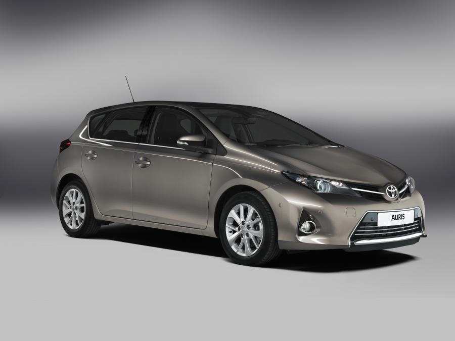  Toyota Auris 2012 года  (фото 4 из 17)